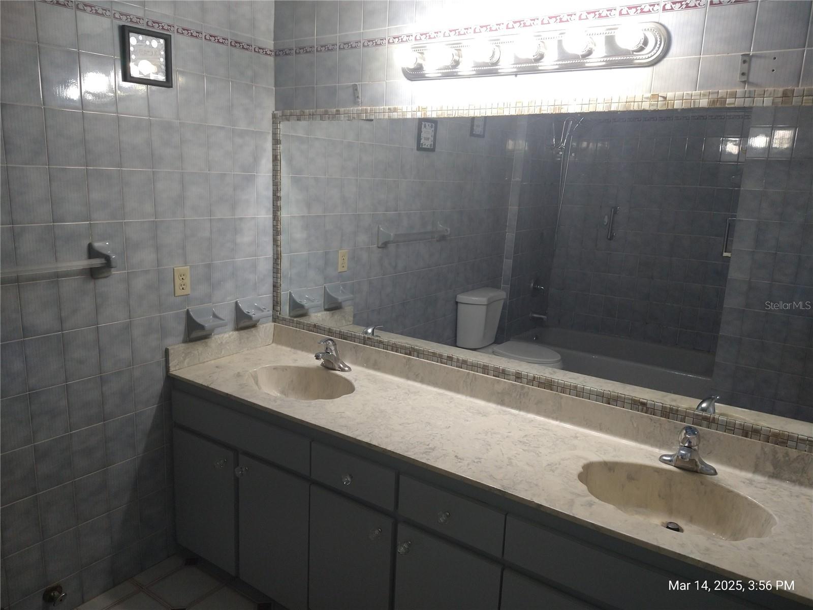 4607 N SAINT VINCENT ST, TAMPA, FL, 33614