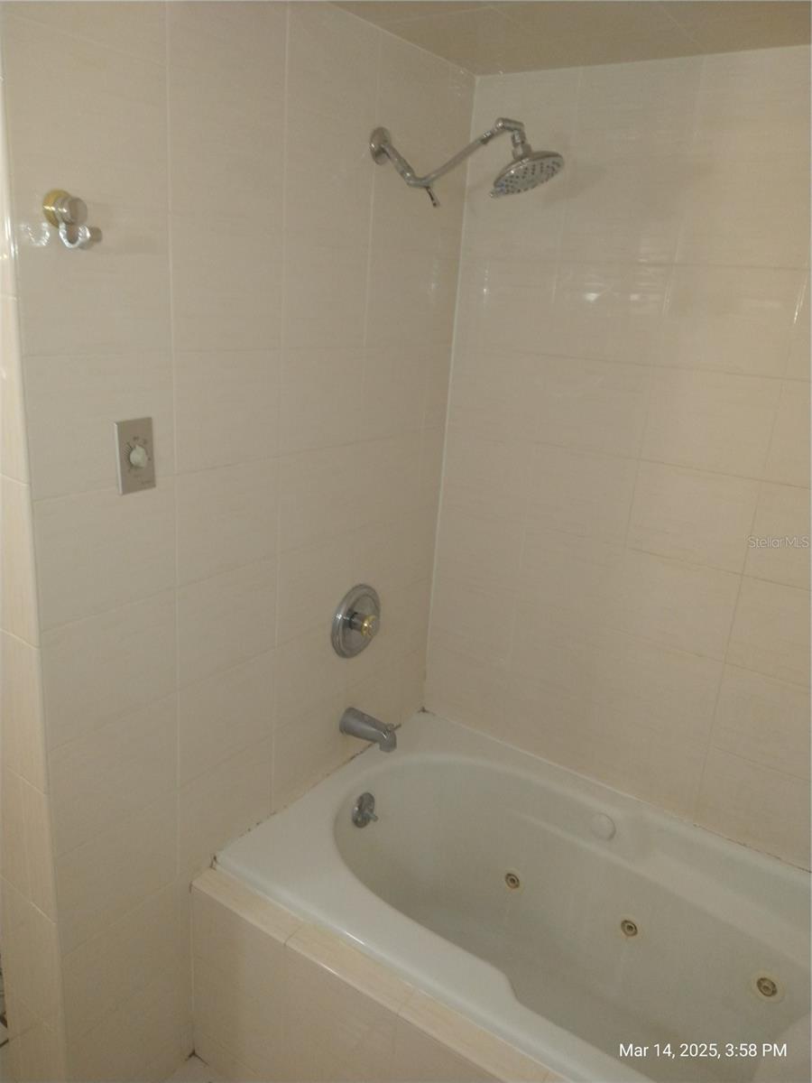 4607 N SAINT VINCENT ST, TAMPA, FL, 33614