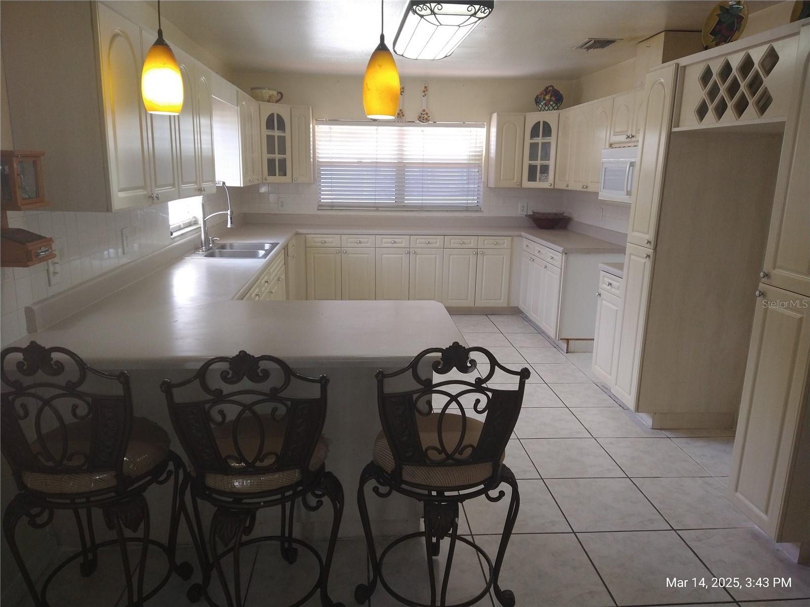 4607 N SAINT VINCENT ST, TAMPA, FL, 33614