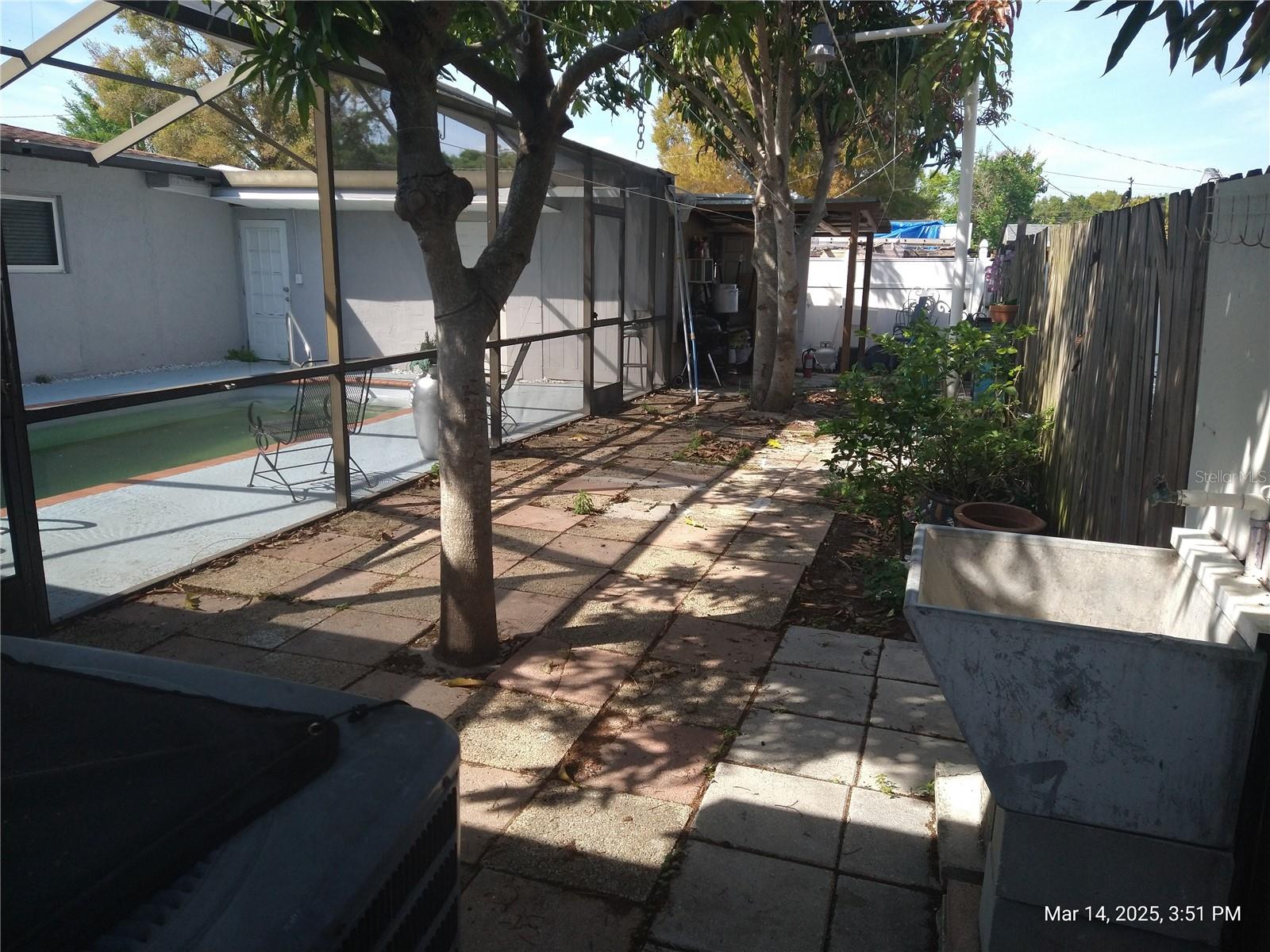 4607 N SAINT VINCENT ST, TAMPA, FL, 33614