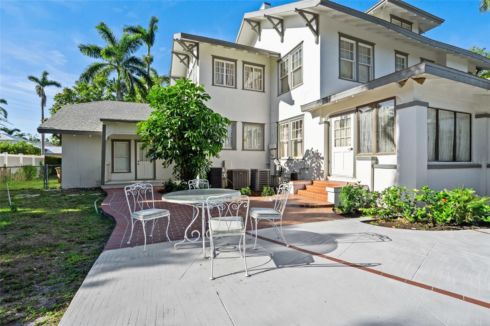 3235 AVOCADO DR, FORT MYERS, FL, 33901