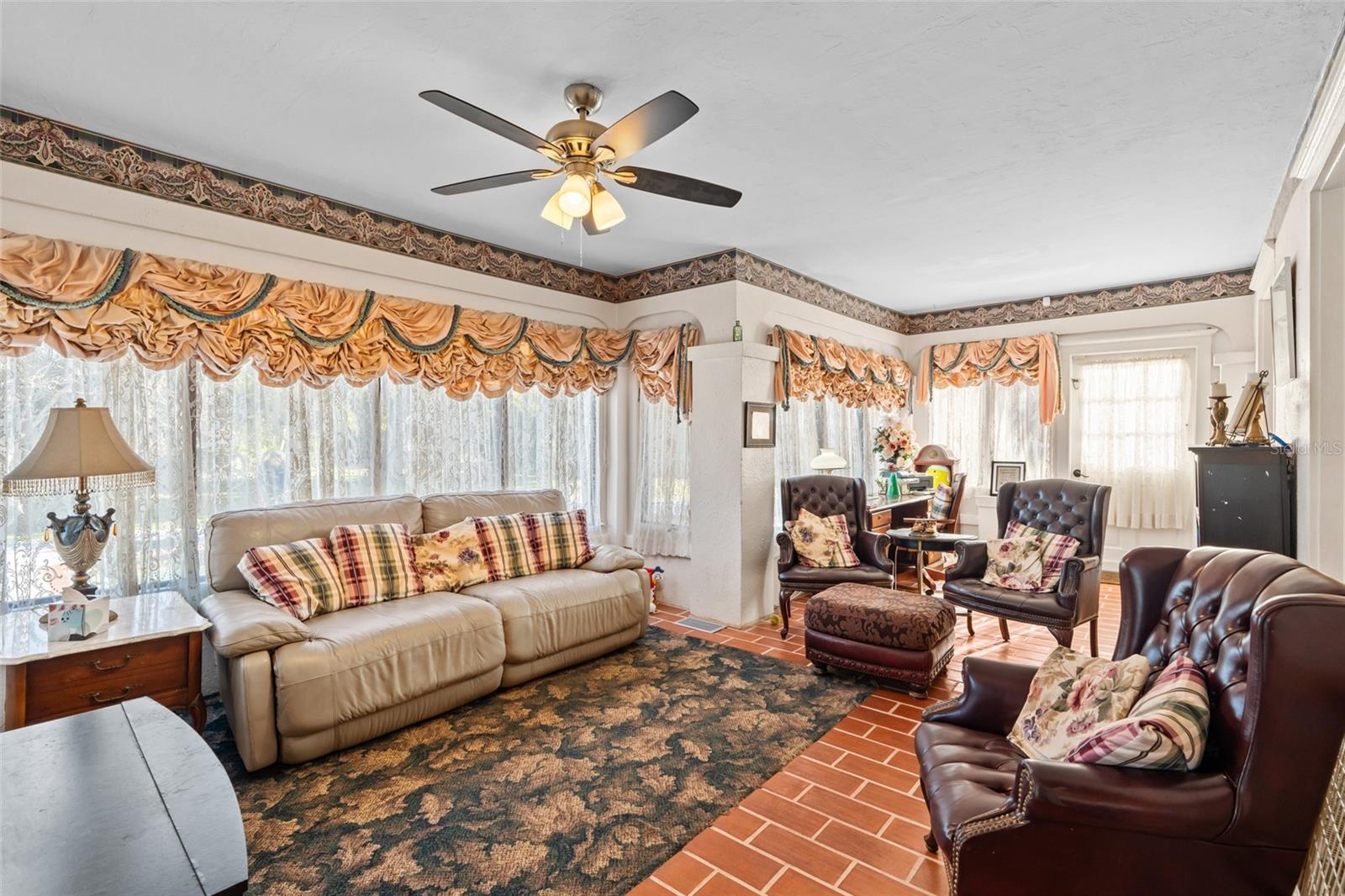 3235 AVOCADO DR, FORT MYERS, FL, 33901