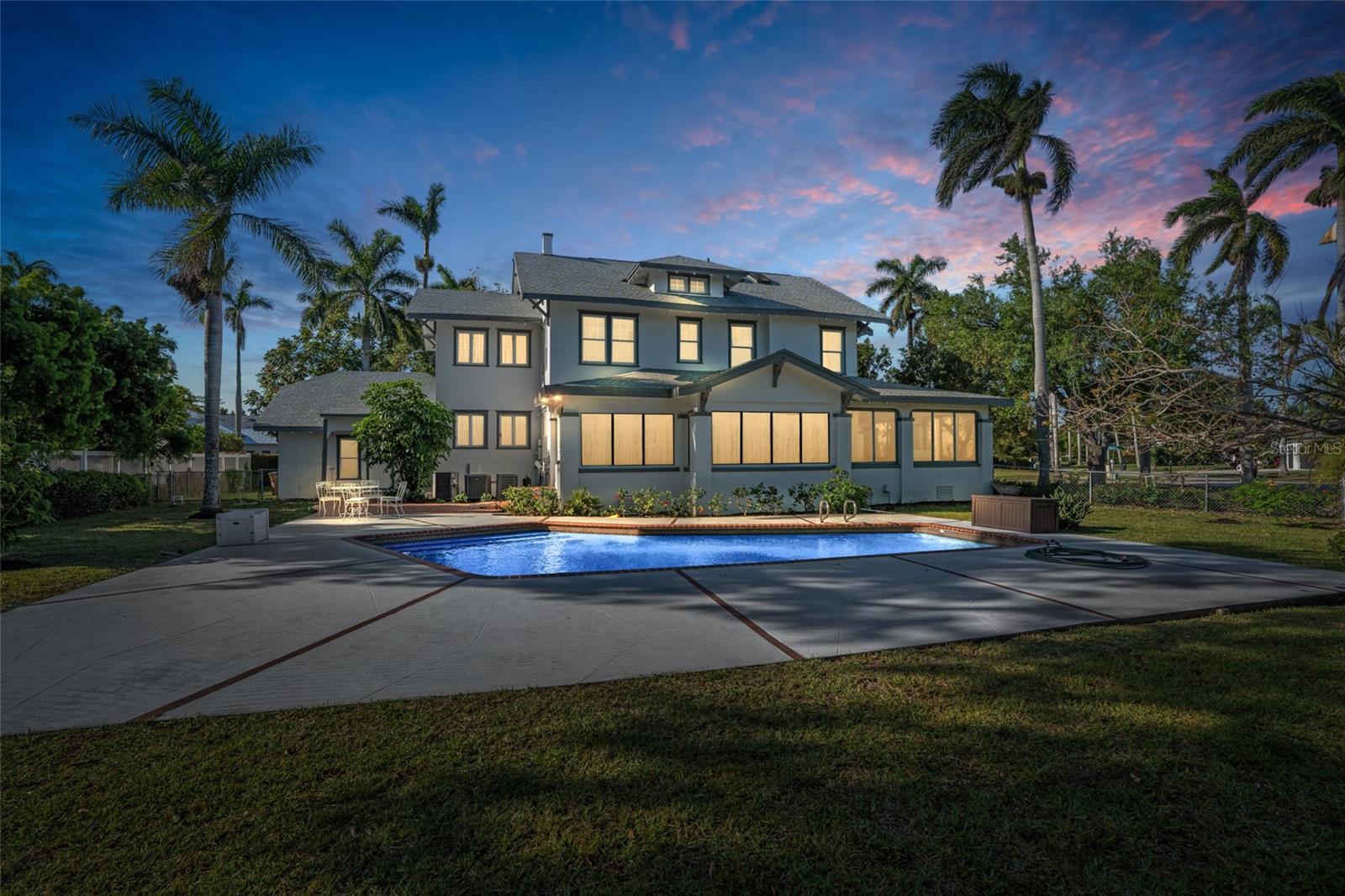 3235 AVOCADO DR, FORT MYERS, FL, 33901