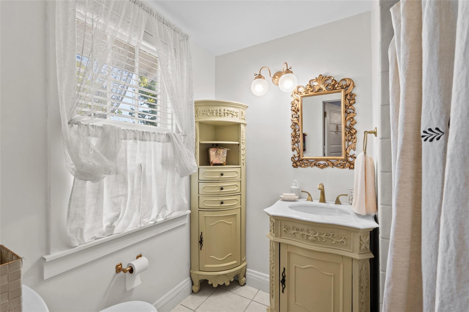 3235 AVOCADO DR, FORT MYERS, FL, 33901