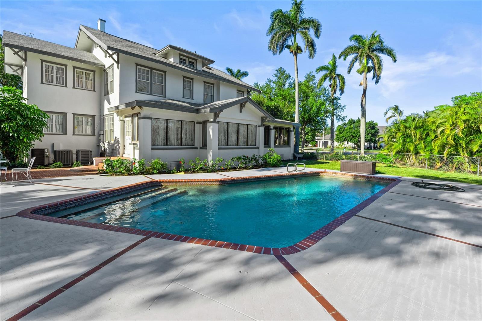 3235 AVOCADO DR, FORT MYERS, FL, 33901