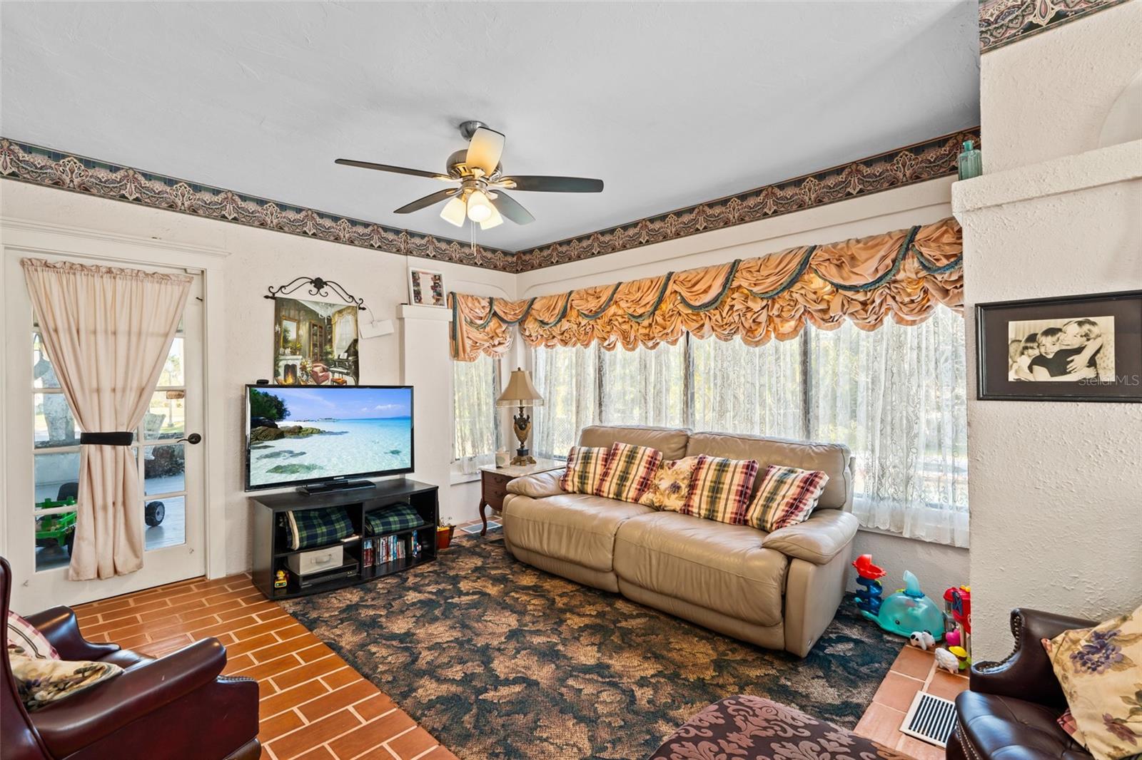 3235 AVOCADO DR, FORT MYERS, FL, 33901