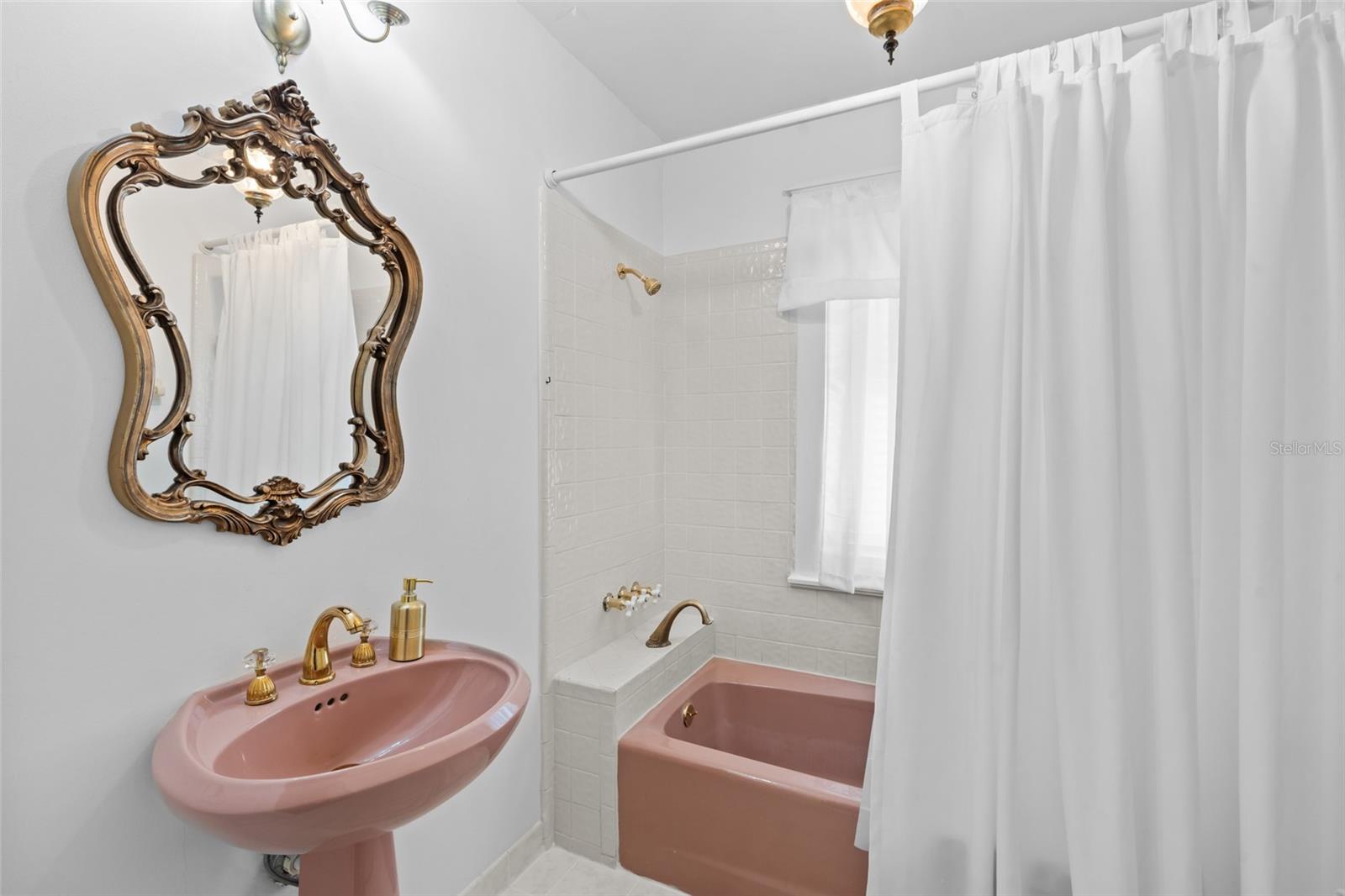 3235 AVOCADO DR, FORT MYERS, FL, 33901