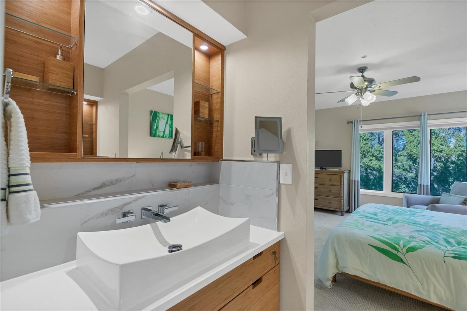 660 CEDARS CT, LONGBOAT KEY, FL, 34228
