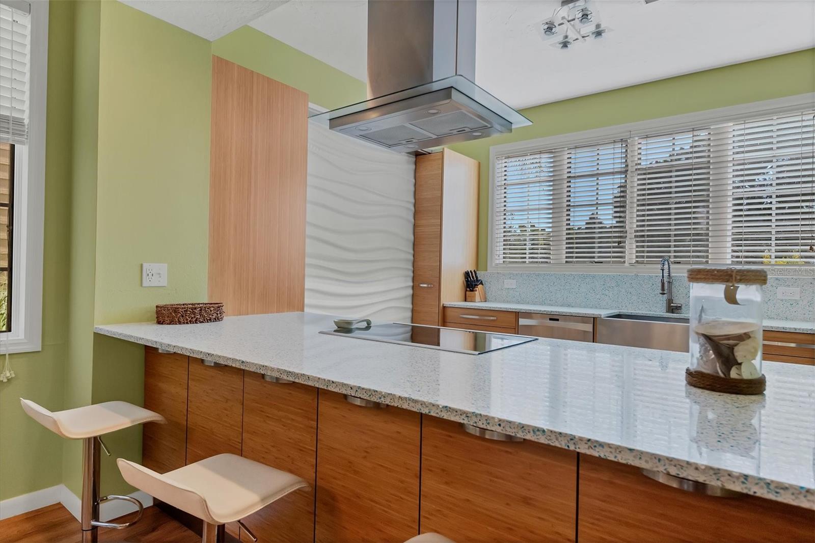 660 CEDARS CT, LONGBOAT KEY, FL, 34228