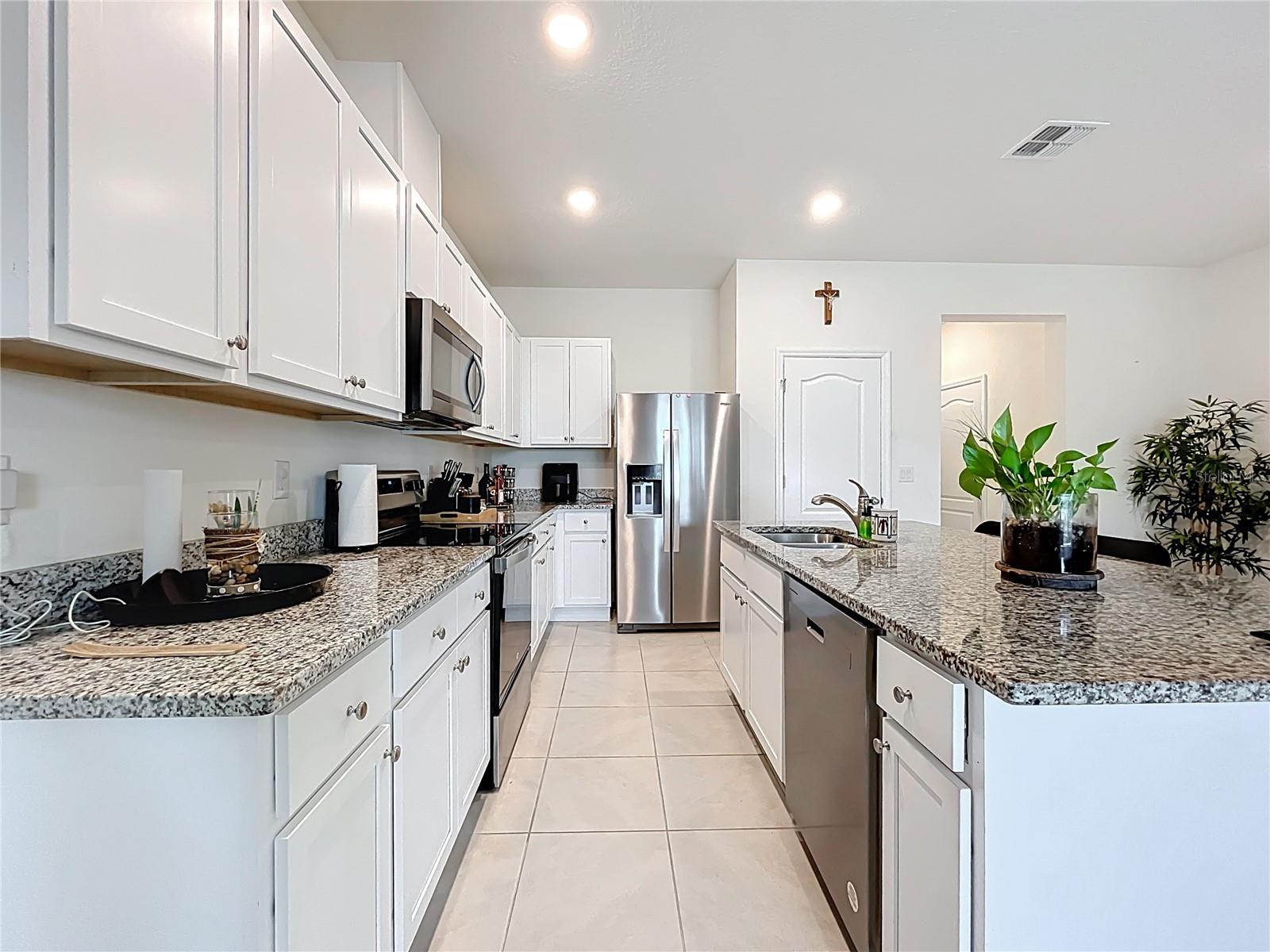 965 LIDO DR, HOWEY IN THE HILLS, FL, 34737