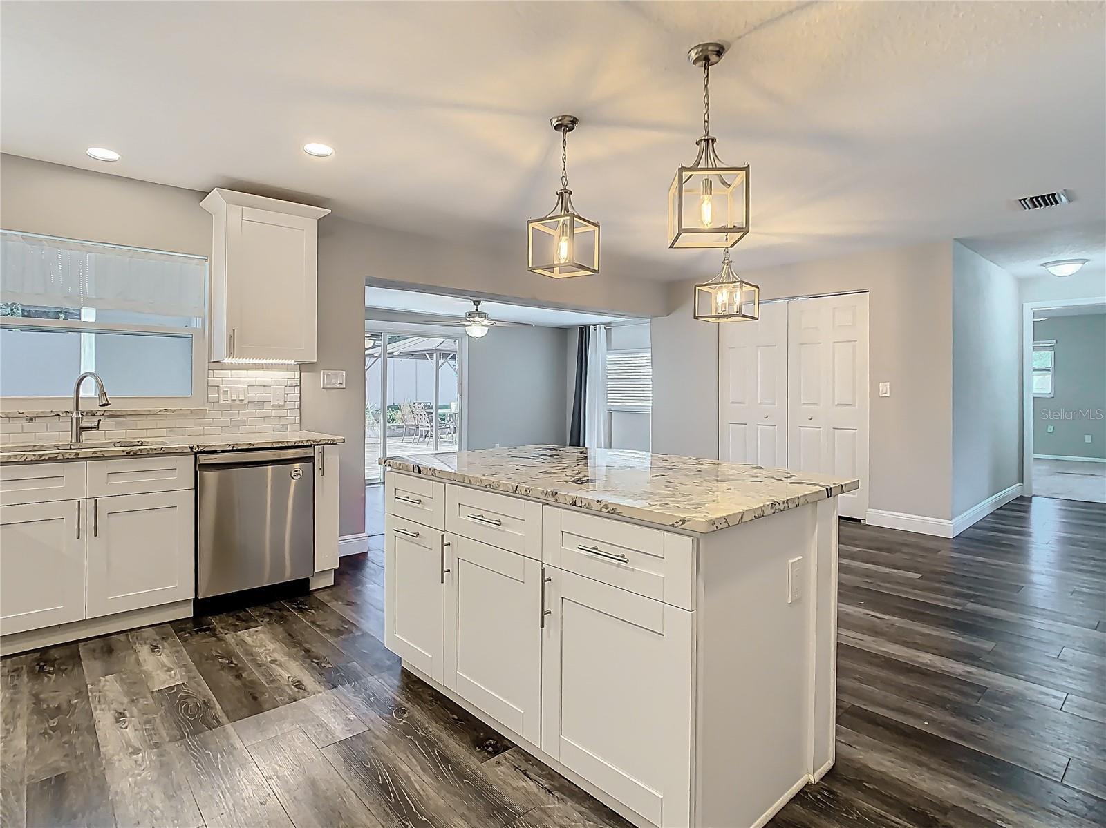 1247 HOLIDAY DR, TARPON SPRINGS, FL, 34689
