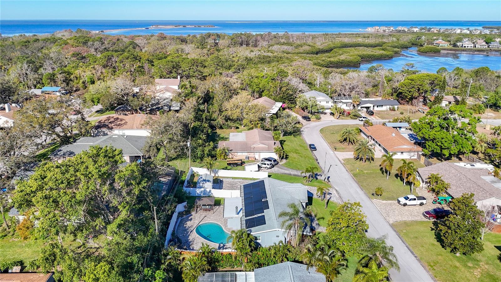 1247 HOLIDAY DR, TARPON SPRINGS, FL, 34689