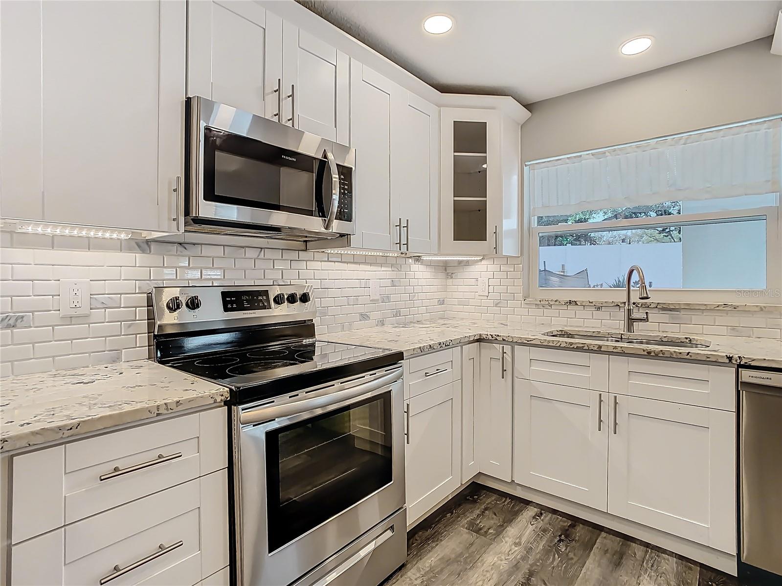 1247 HOLIDAY DR, TARPON SPRINGS, FL, 34689