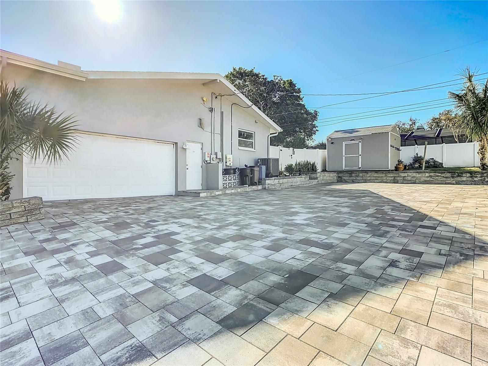 1247 HOLIDAY DR, TARPON SPRINGS, FL, 34689
