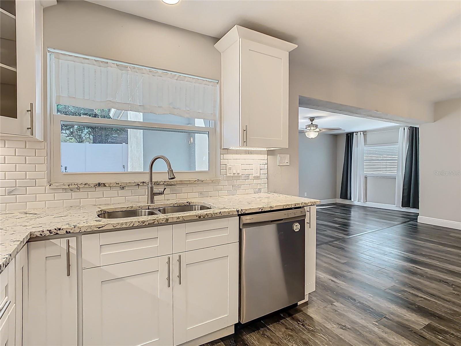 1247 HOLIDAY DR, TARPON SPRINGS, FL, 34689