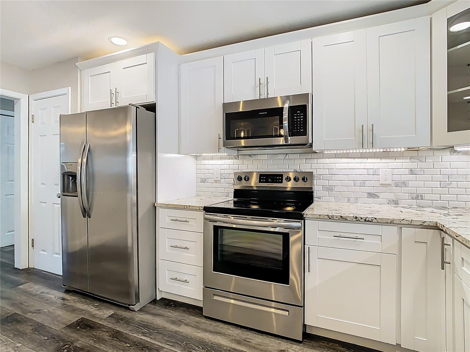 1247 HOLIDAY DR, TARPON SPRINGS, FL, 34689