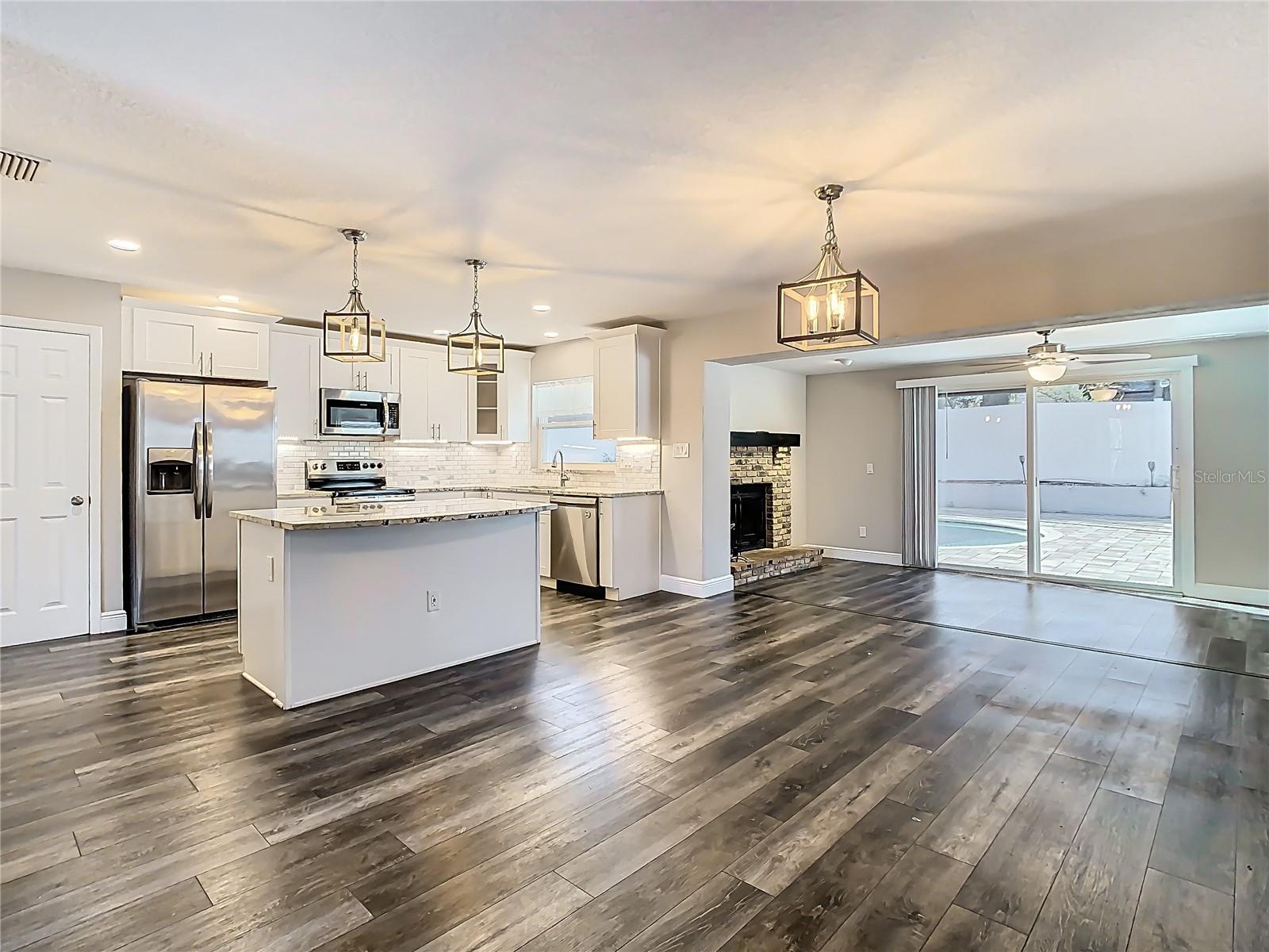 1247 HOLIDAY DR, TARPON SPRINGS, FL, 34689