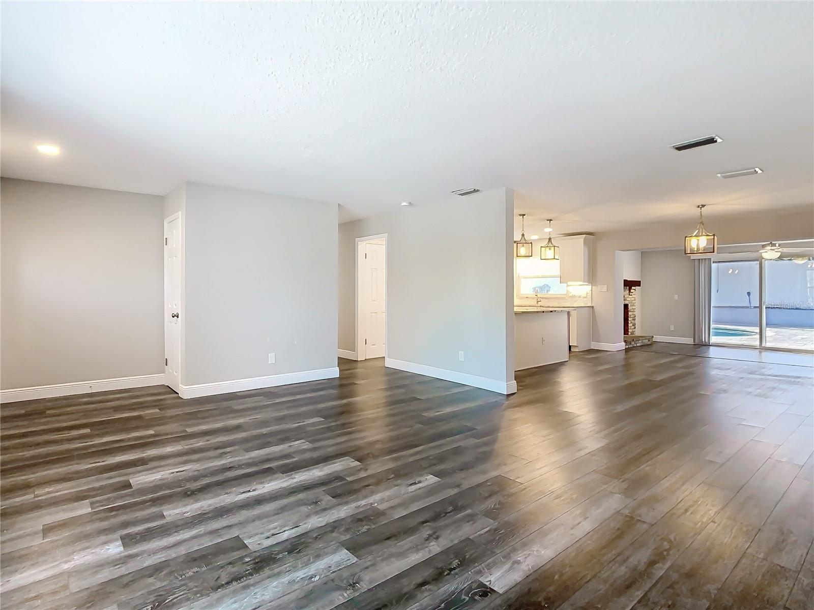 1247 HOLIDAY DR, TARPON SPRINGS, FL, 34689