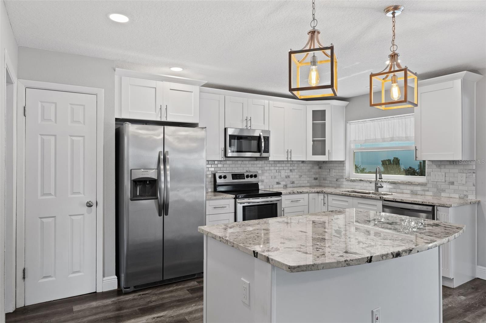 1247 HOLIDAY DR, TARPON SPRINGS, FL, 34689
