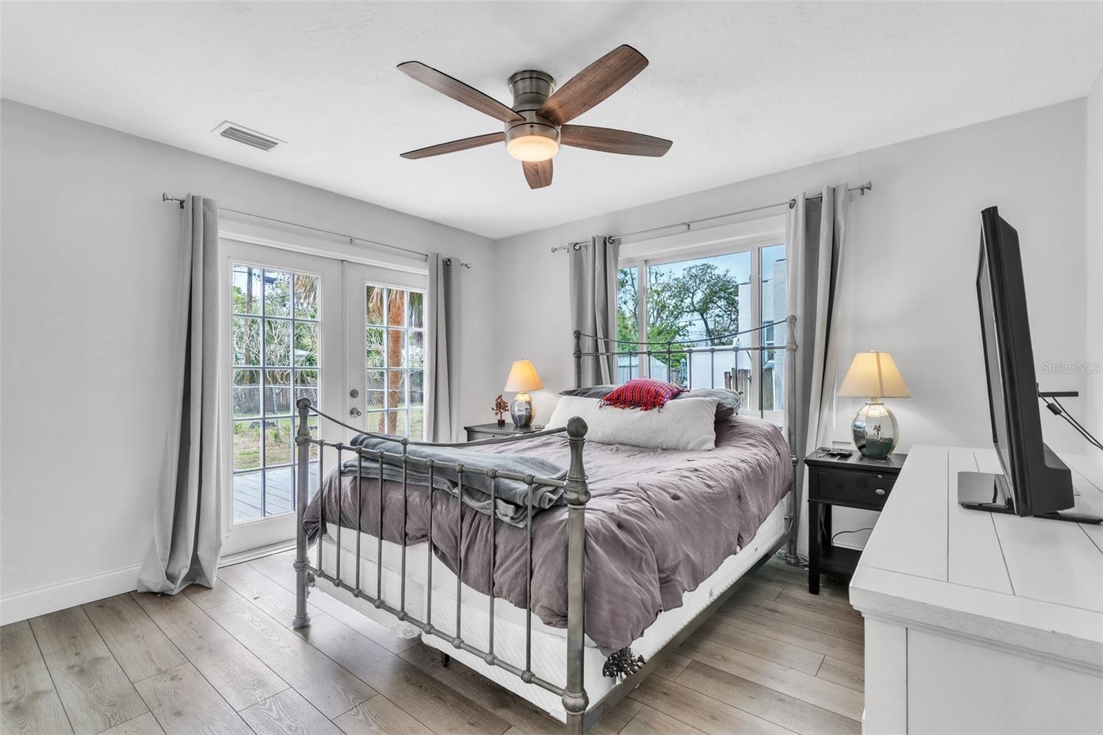 2460 16TH AVE N, ST PETERSBURG, FL, 33713