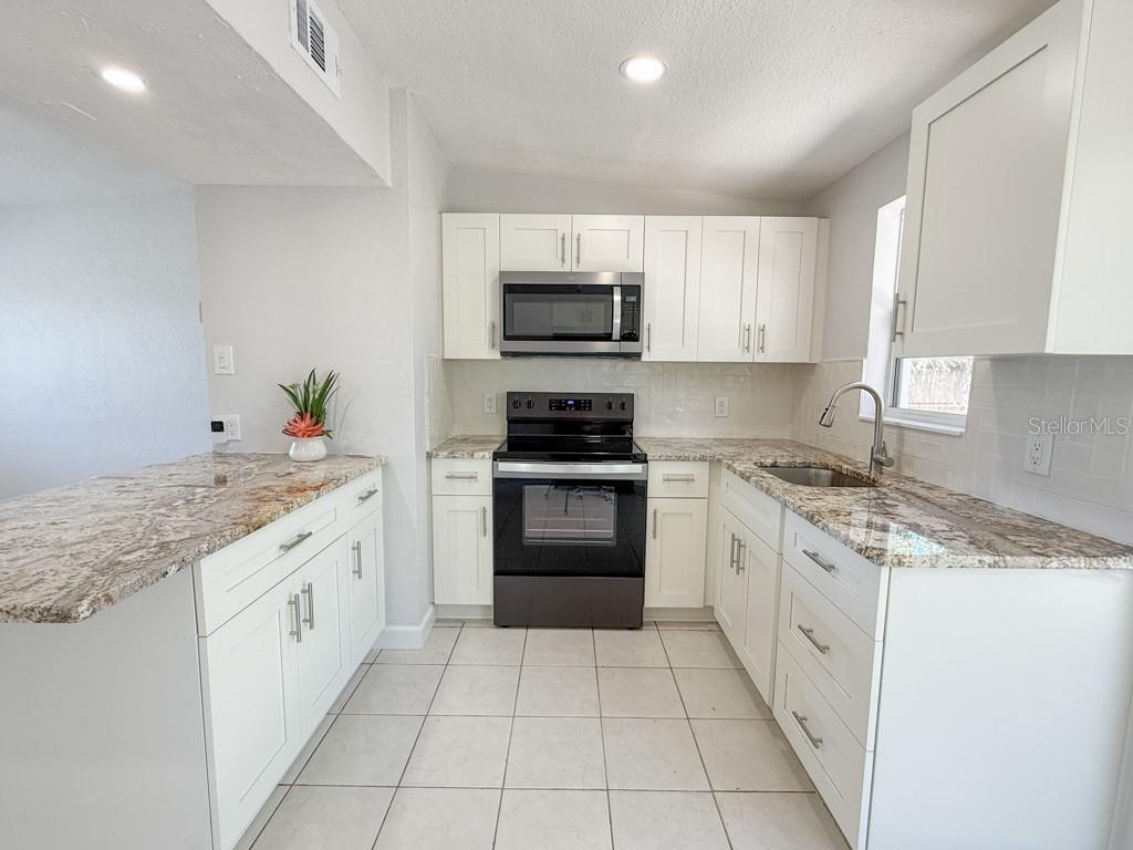 9433 STARKEY RD, SEMINOLE, FL, 33777
