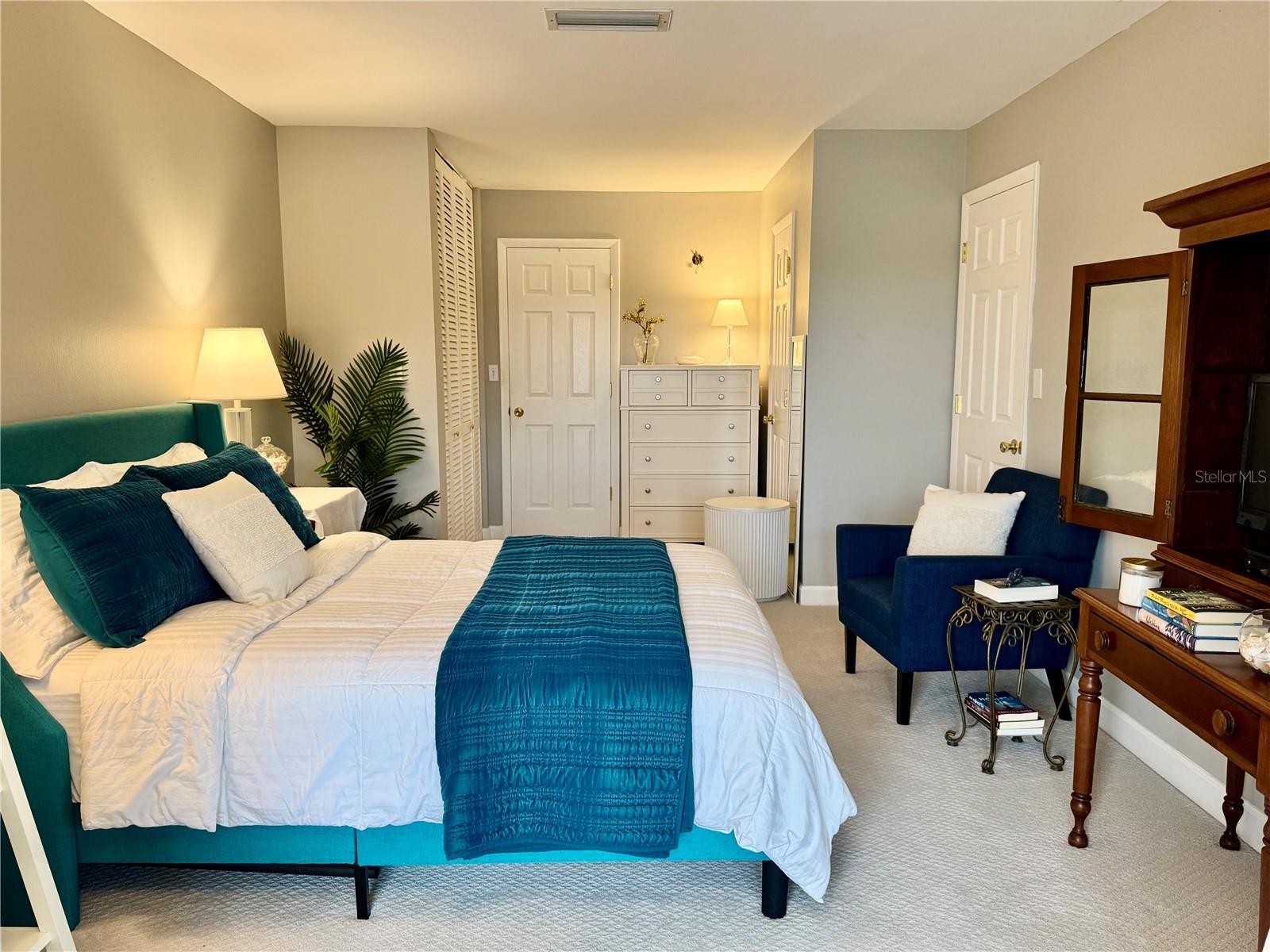 100 BLUFF VIEW DR #117C, BELLEAIR BLUFFS, FL, 33770