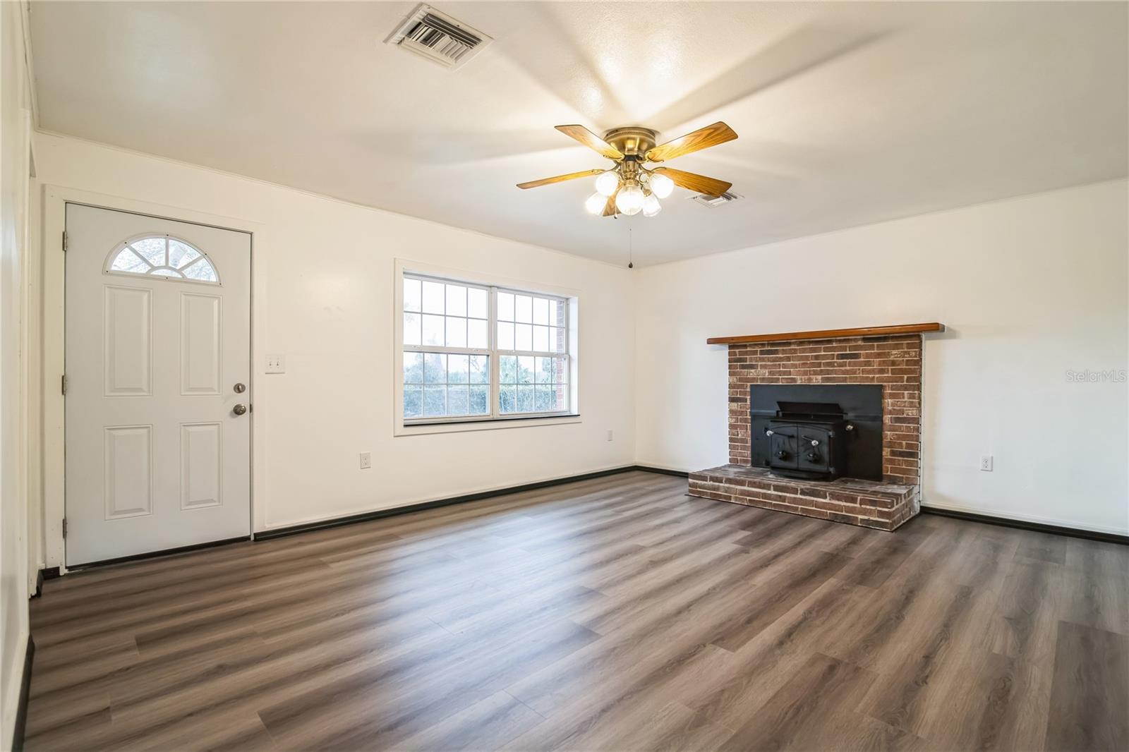 20595 SE HIGHWAY 42, UMATILLA, FL, 32784