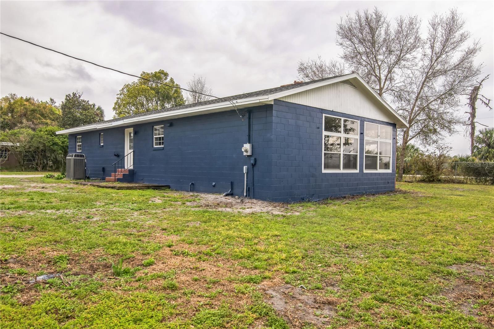 20595 SE HIGHWAY 42, UMATILLA, FL, 32784