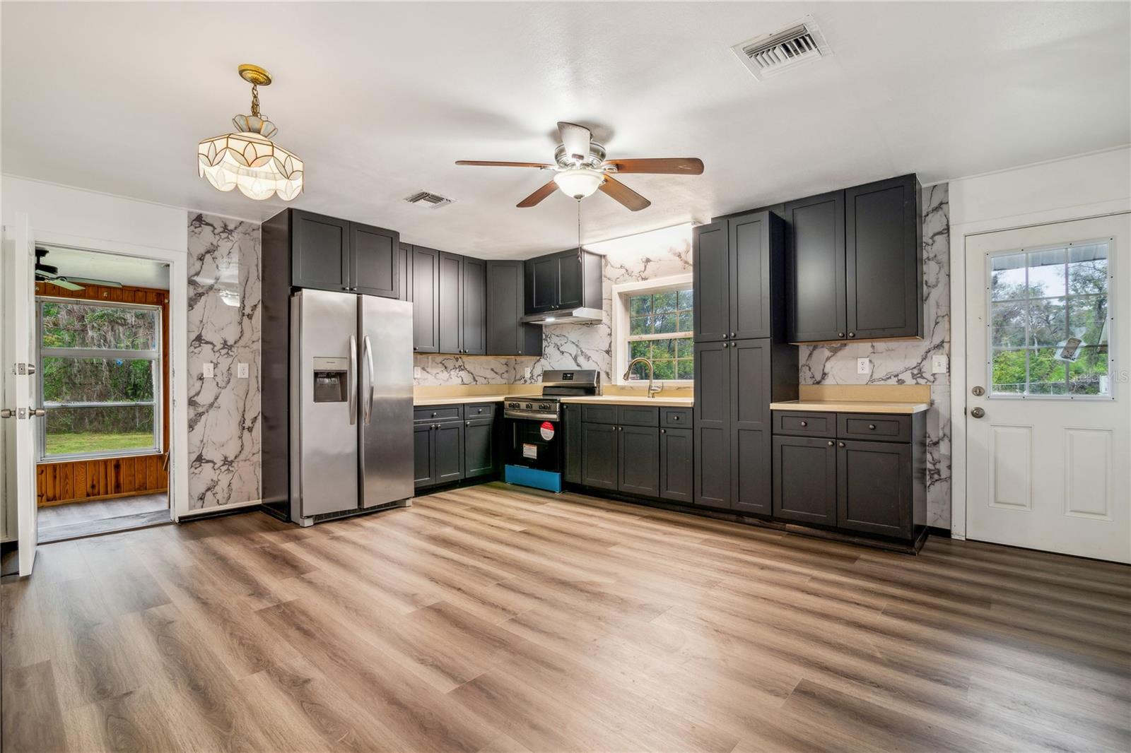 20595 SE HIGHWAY 42, UMATILLA, FL, 32784