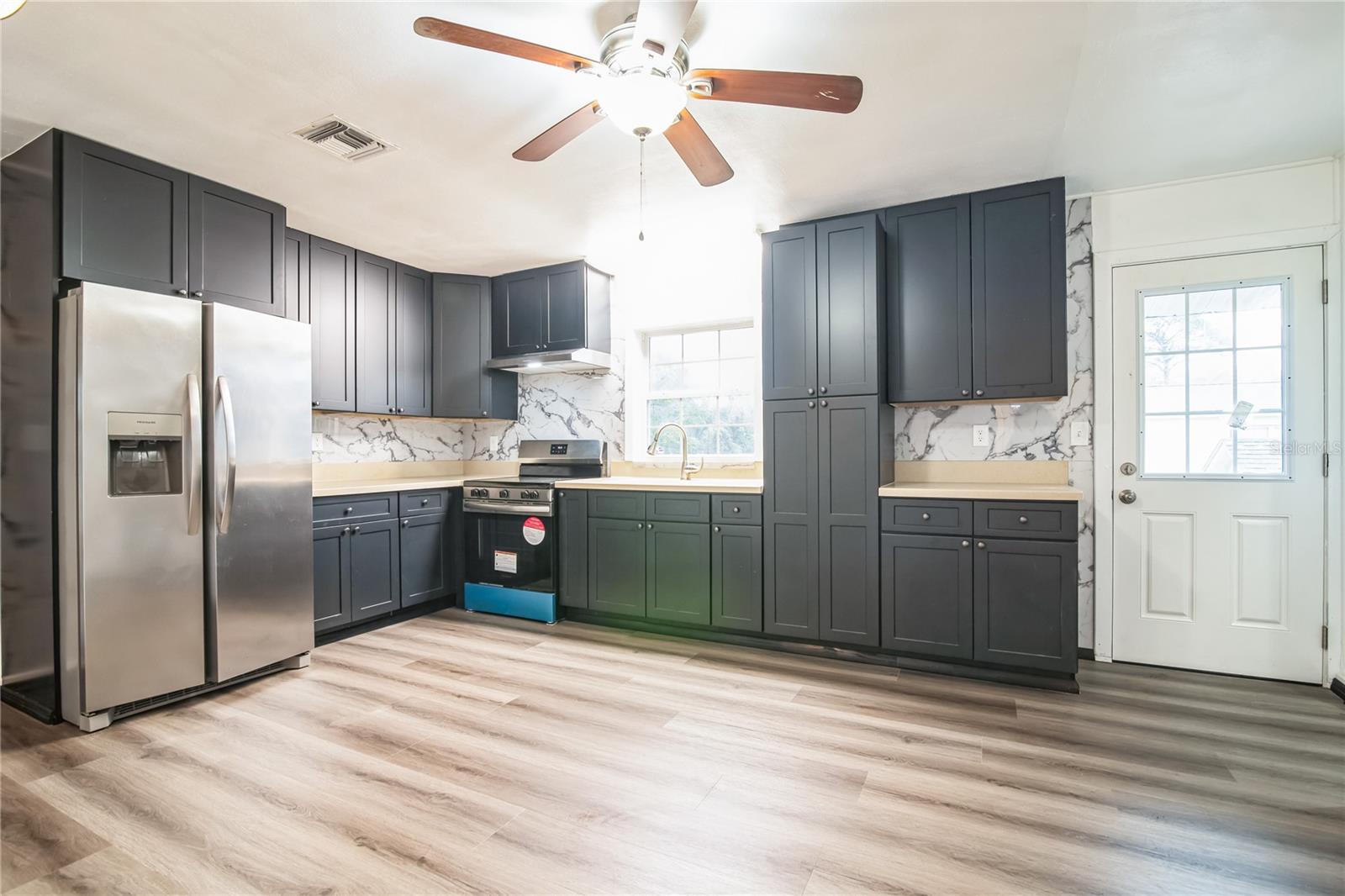 20595 SE HIGHWAY 42, UMATILLA, FL, 32784