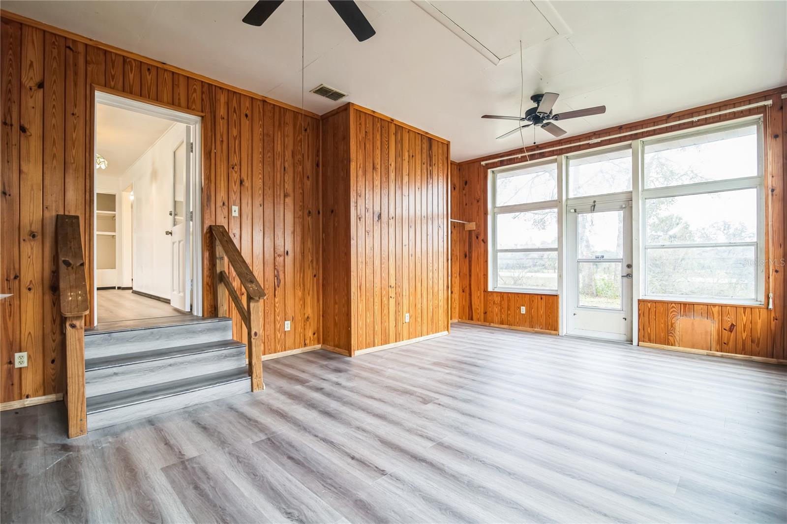 20595 SE HIGHWAY 42, UMATILLA, FL, 32784