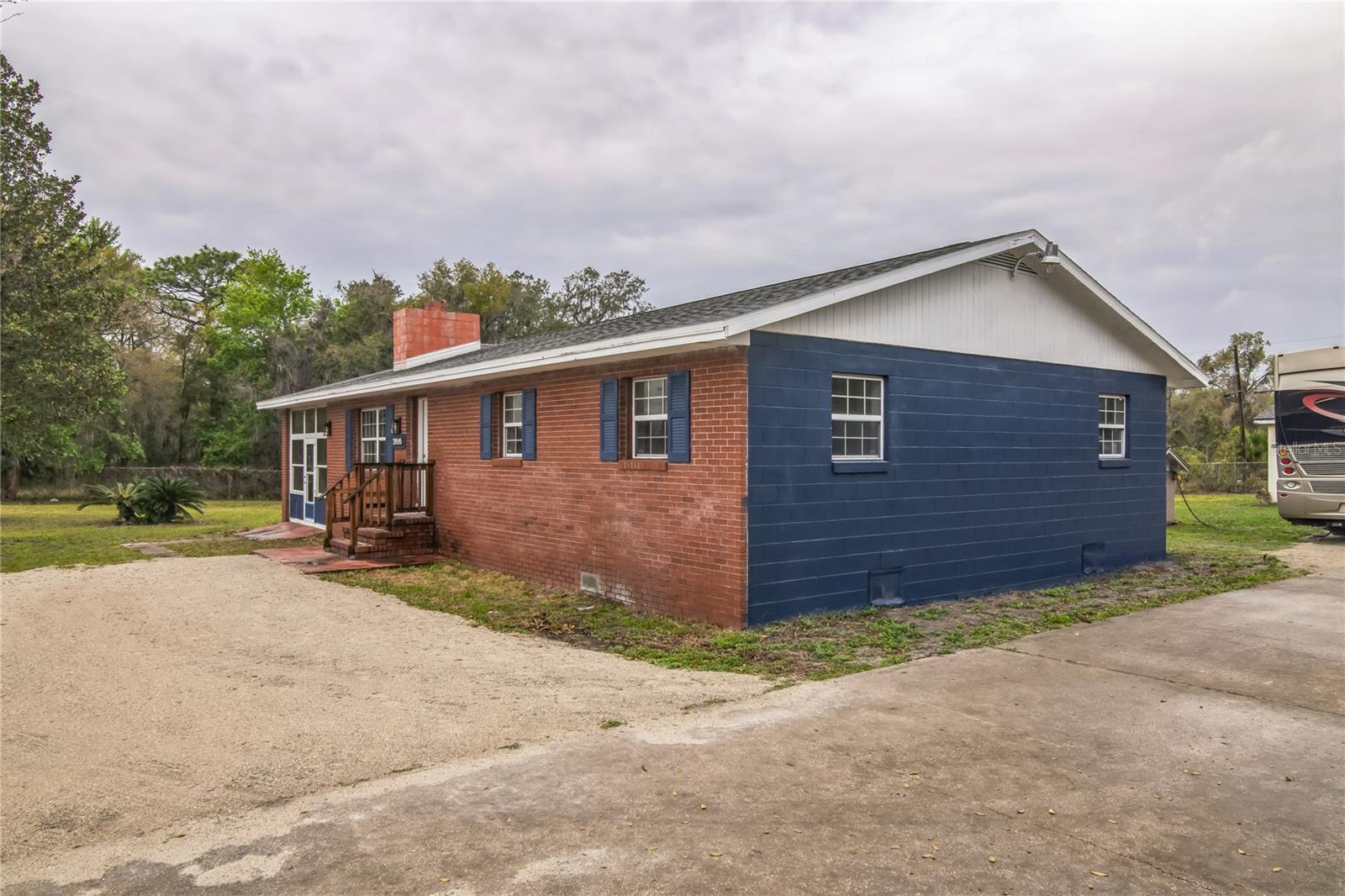 20595 SE HIGHWAY 42, UMATILLA, FL, 32784