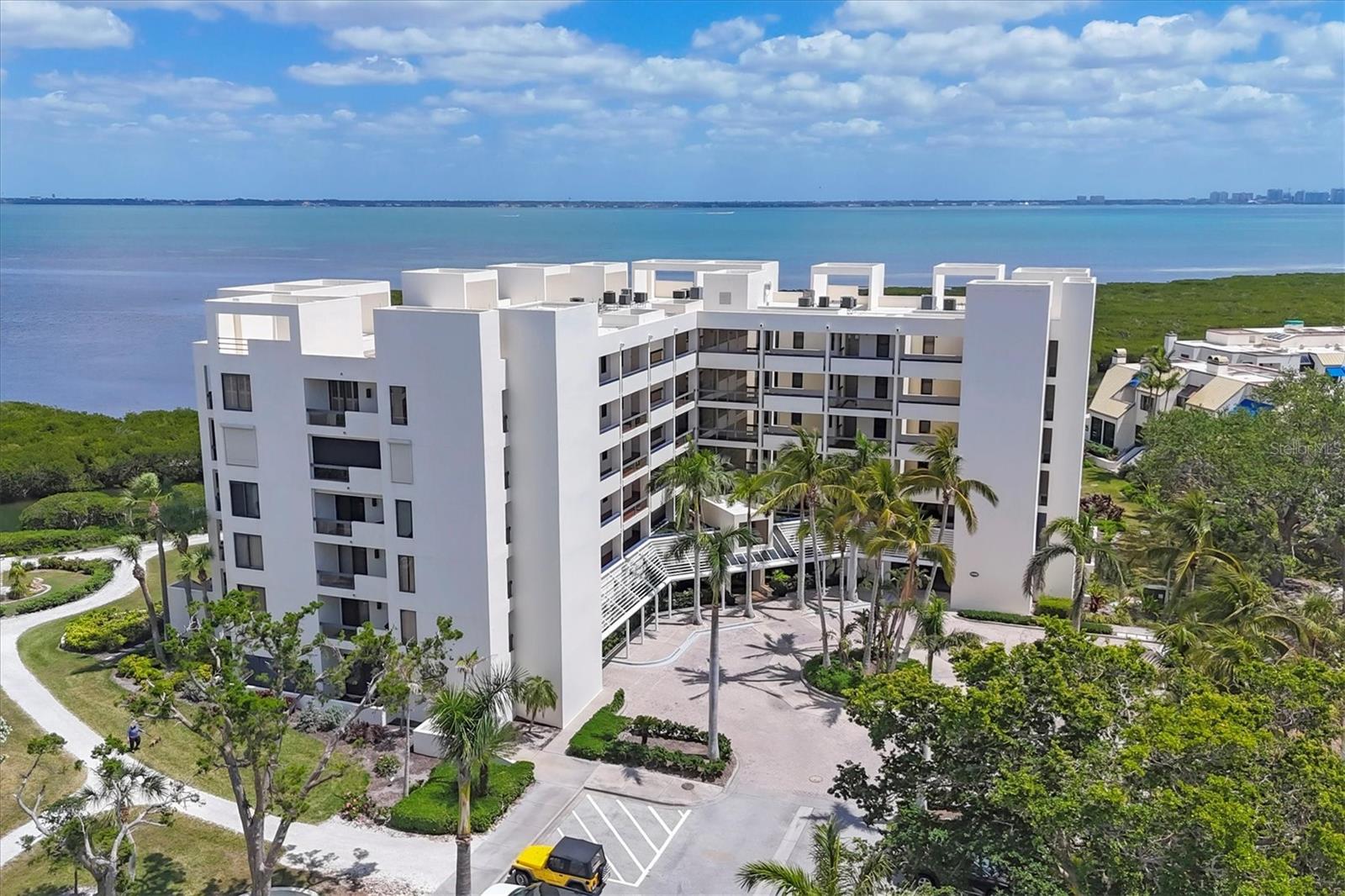 1930 HARBOURSIDE DR #142, LONGBOAT KEY, FL, 34228