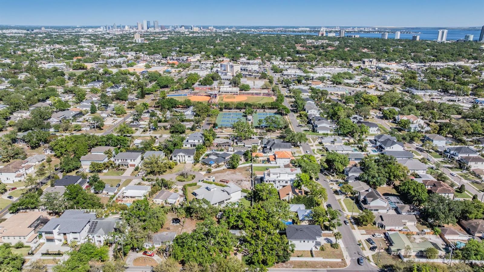 1104 S LOIS AVE, TAMPA, FL, 33629