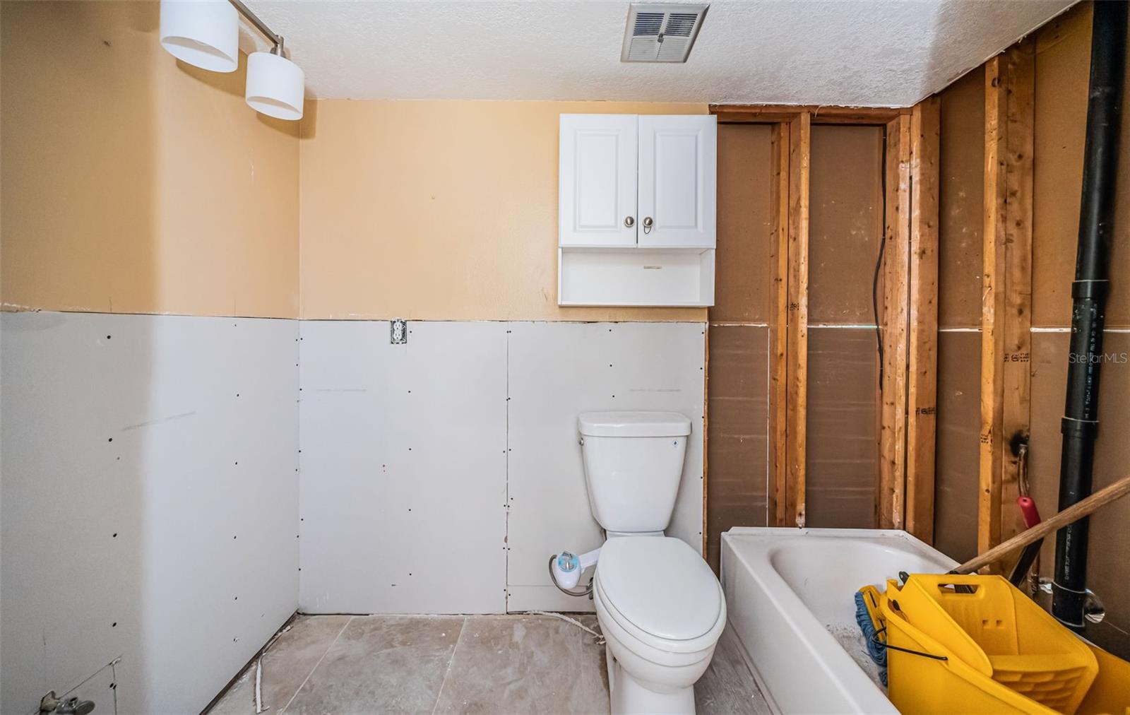 TB8363756 Property Photo