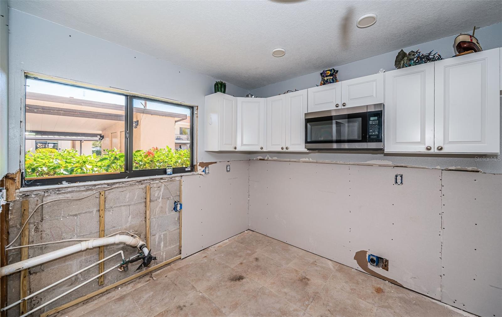 TB8363756 Property Photo