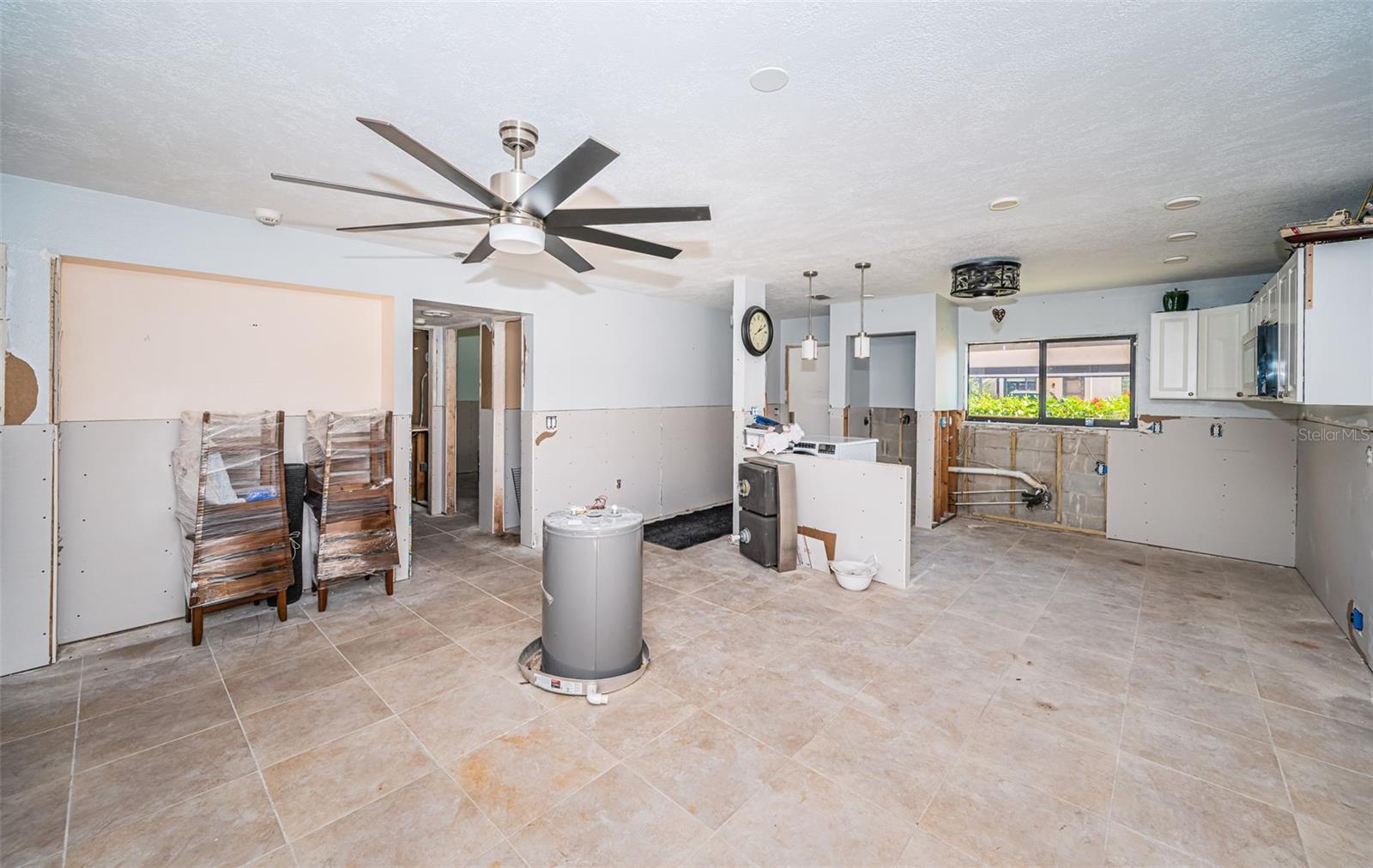 TB8363756 Property Photo