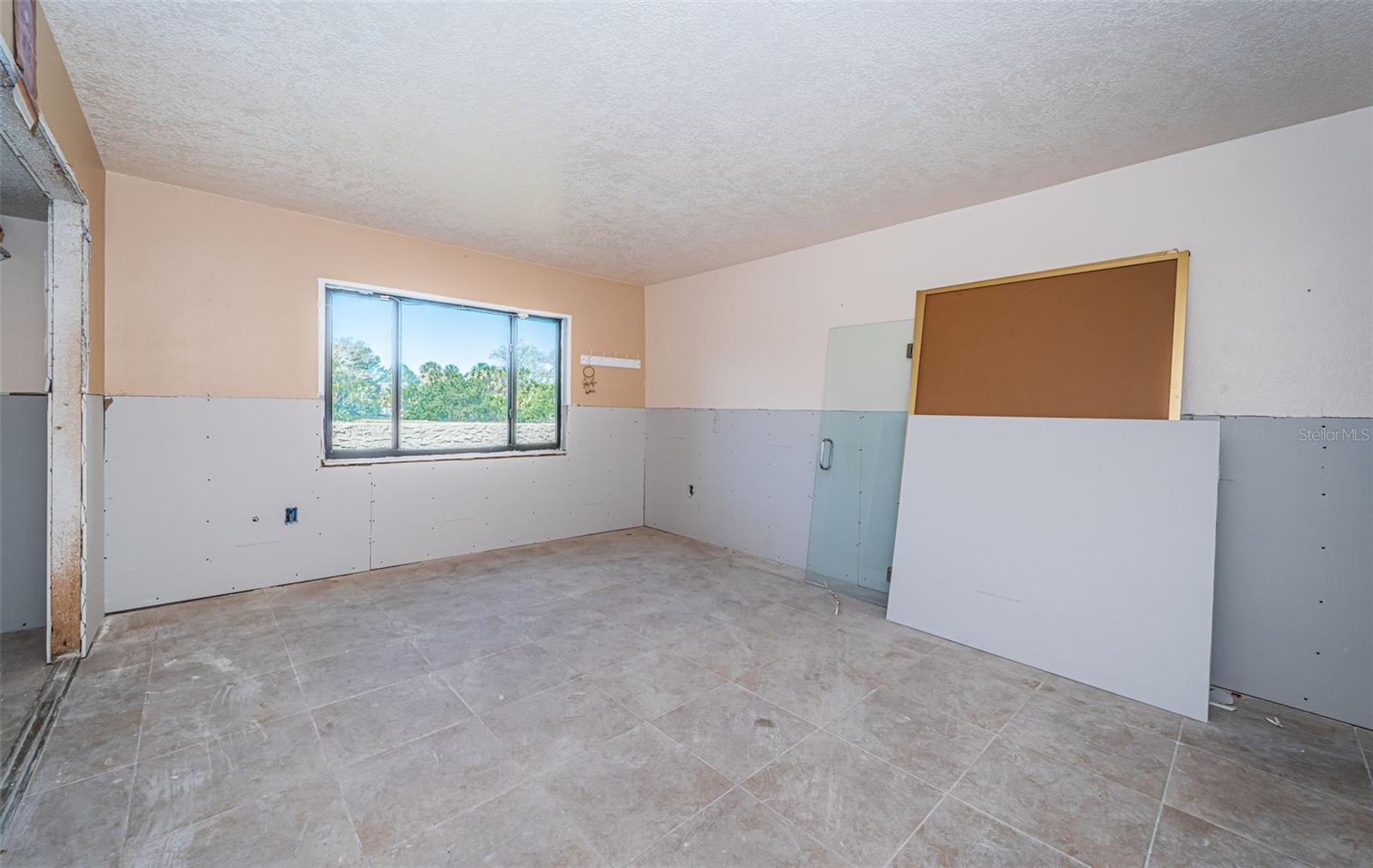 TB8363756 Property Photo