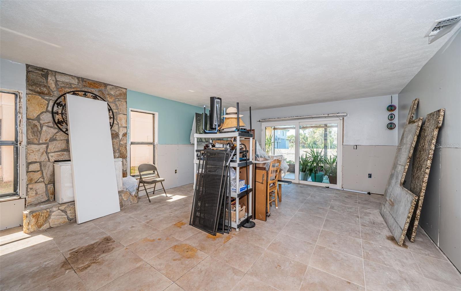 TB8363756 Property Photo