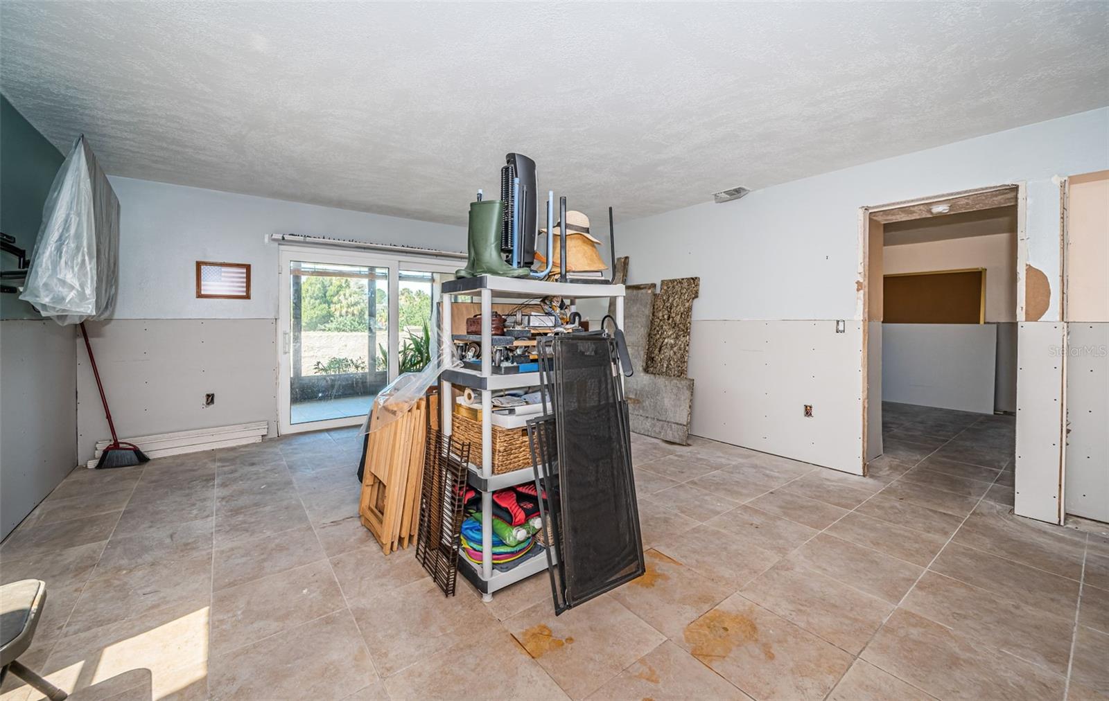 TB8363756 Property Photo