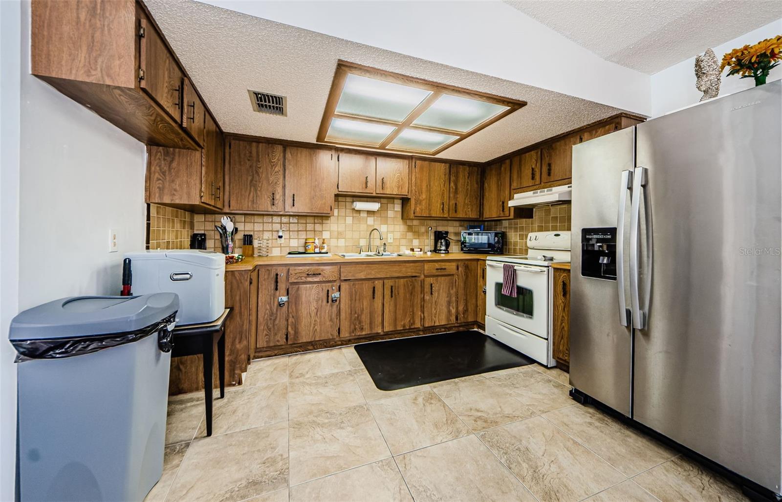 TB8363756 Property Photo