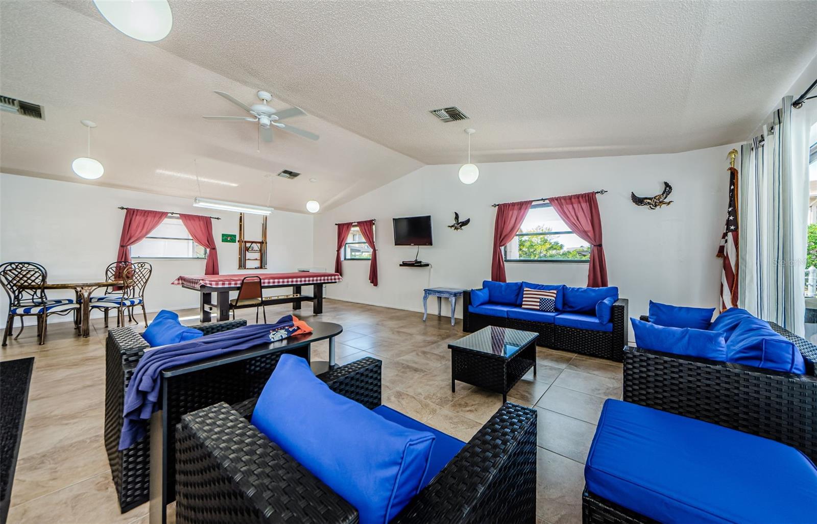 TB8363756 Property Photo