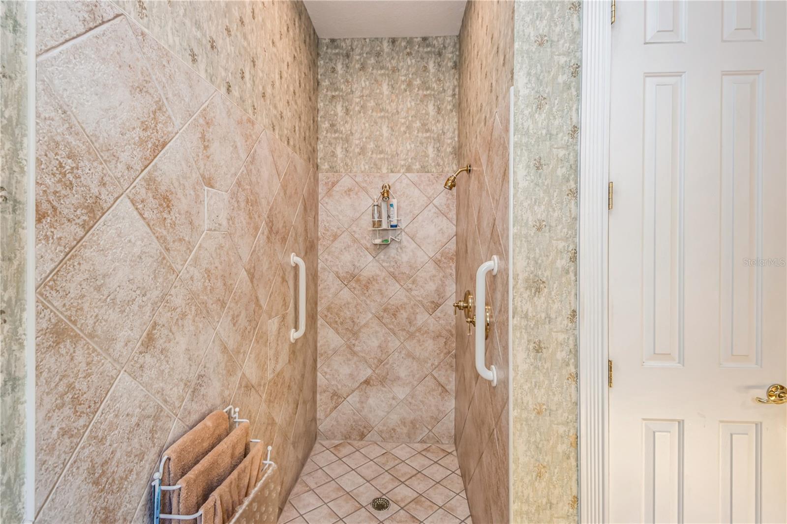 512 WESTON PL, DEBARY, FL, 32713