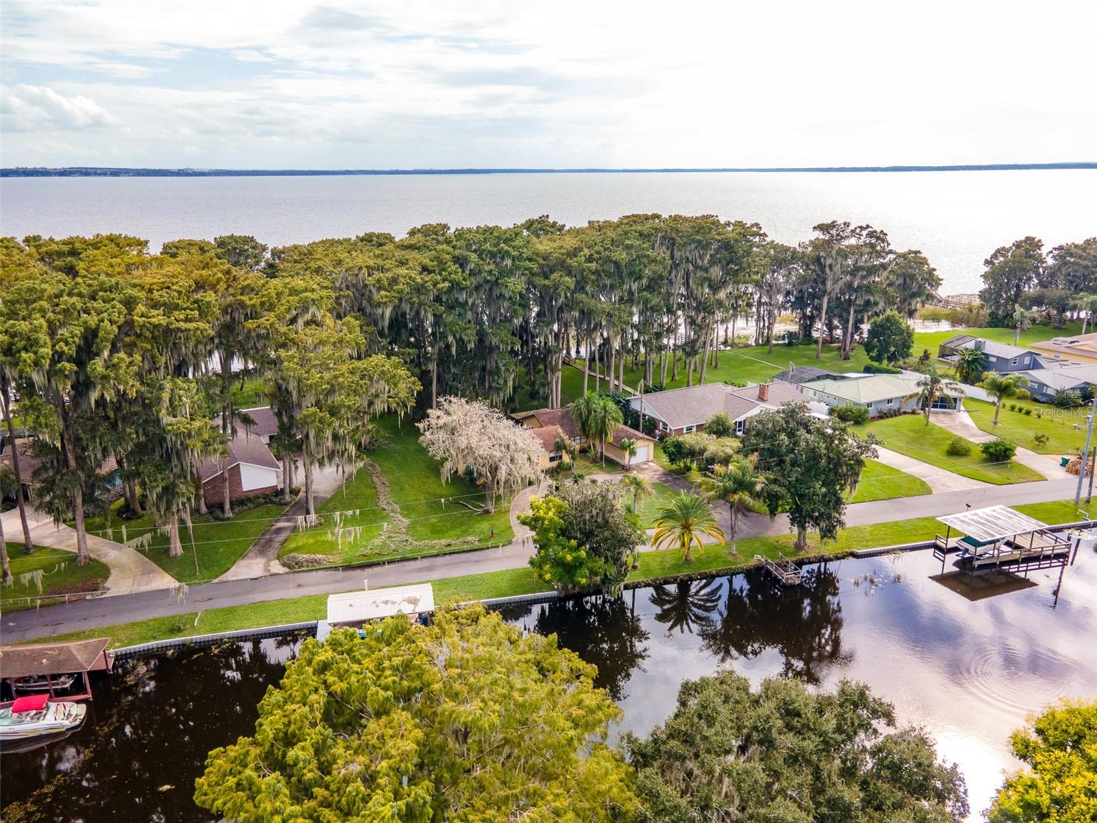 16 CYPRESS DR, EUSTIS, FL, 32726