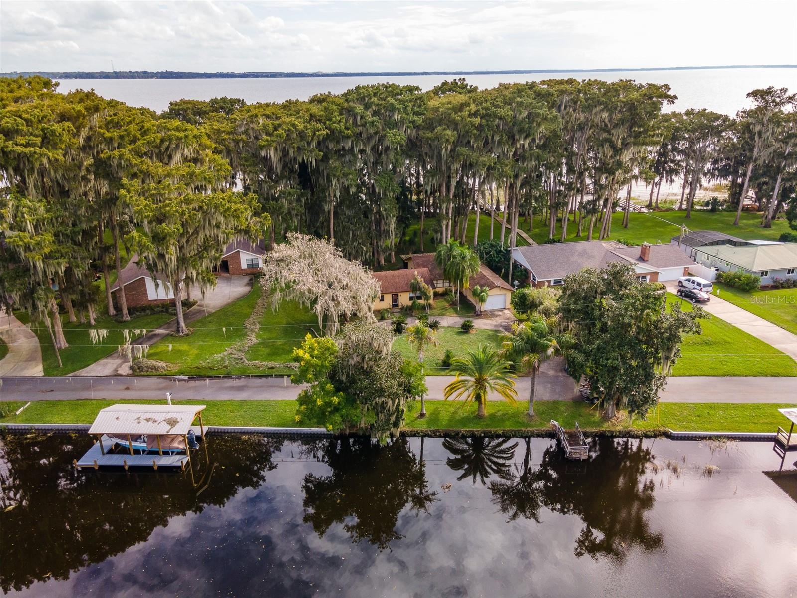 16 CYPRESS DR, EUSTIS, FL, 32726