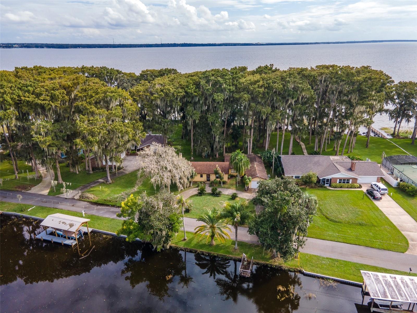 16 CYPRESS DR, EUSTIS, FL, 32726