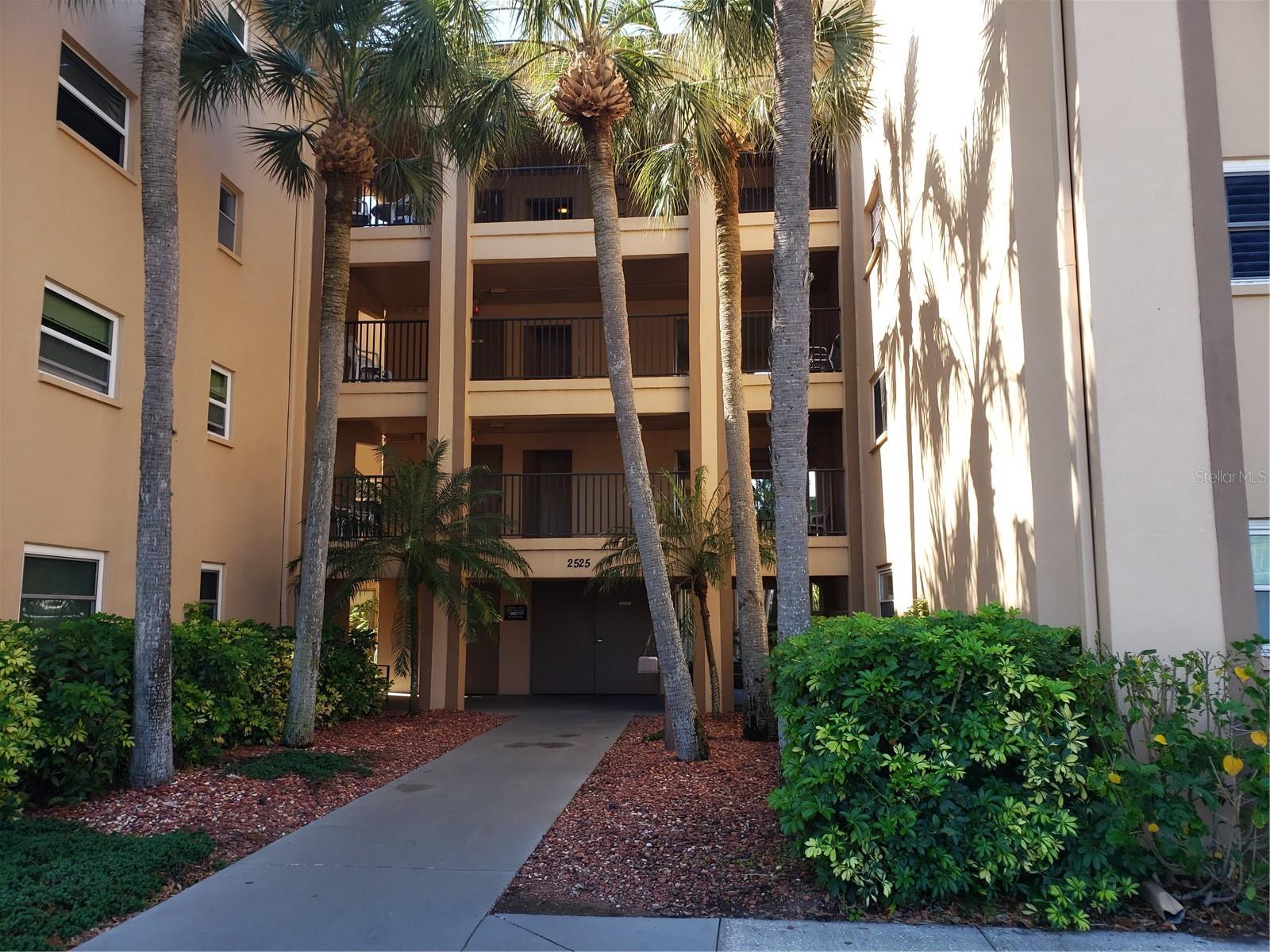 2525 W BAY DR #A11, BELLEAIR BLUFFS, FL, 33770