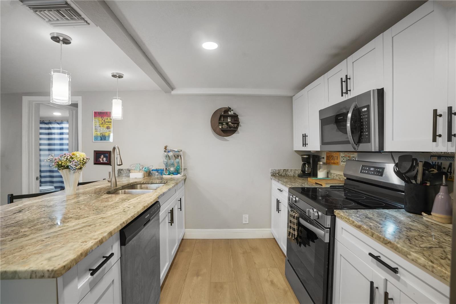 215 ANCLOTE RD, TARPON SPRINGS, FL, 34689