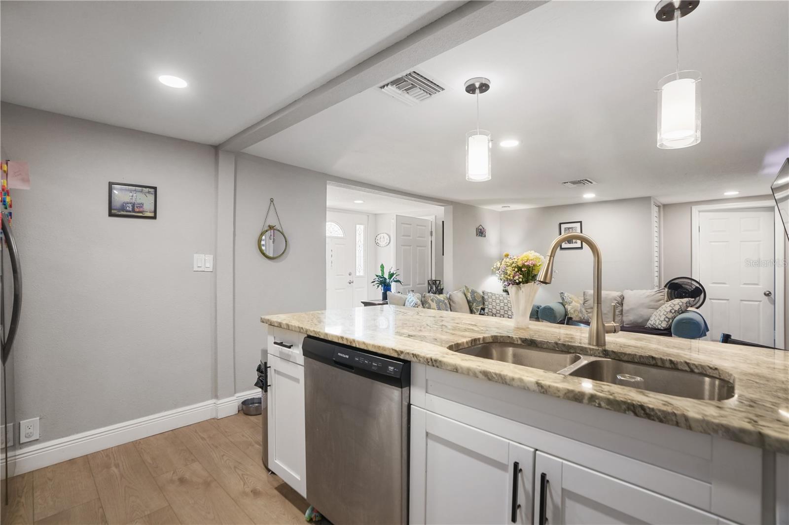 215 ANCLOTE RD, TARPON SPRINGS, FL, 34689