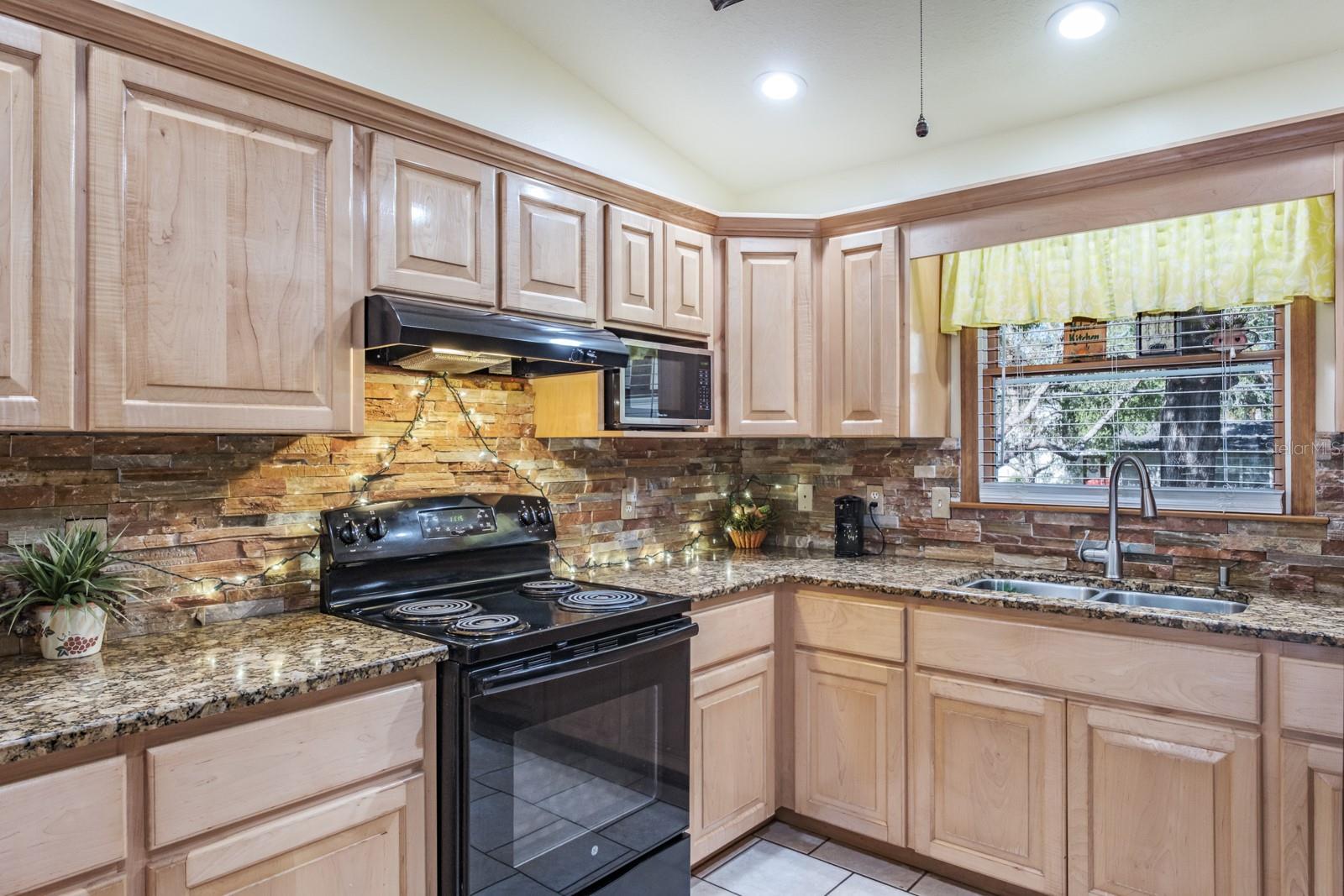 275 S HIGHLAND AVE, TARPON SPRINGS, FL, 34689